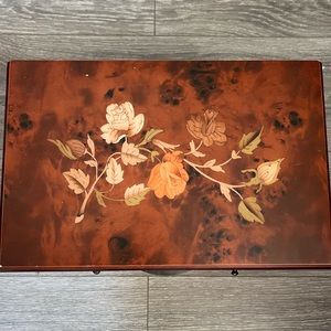 Large jewelry box